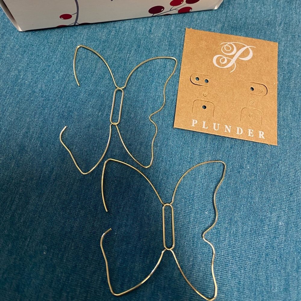 NWT plunder butterfly earring